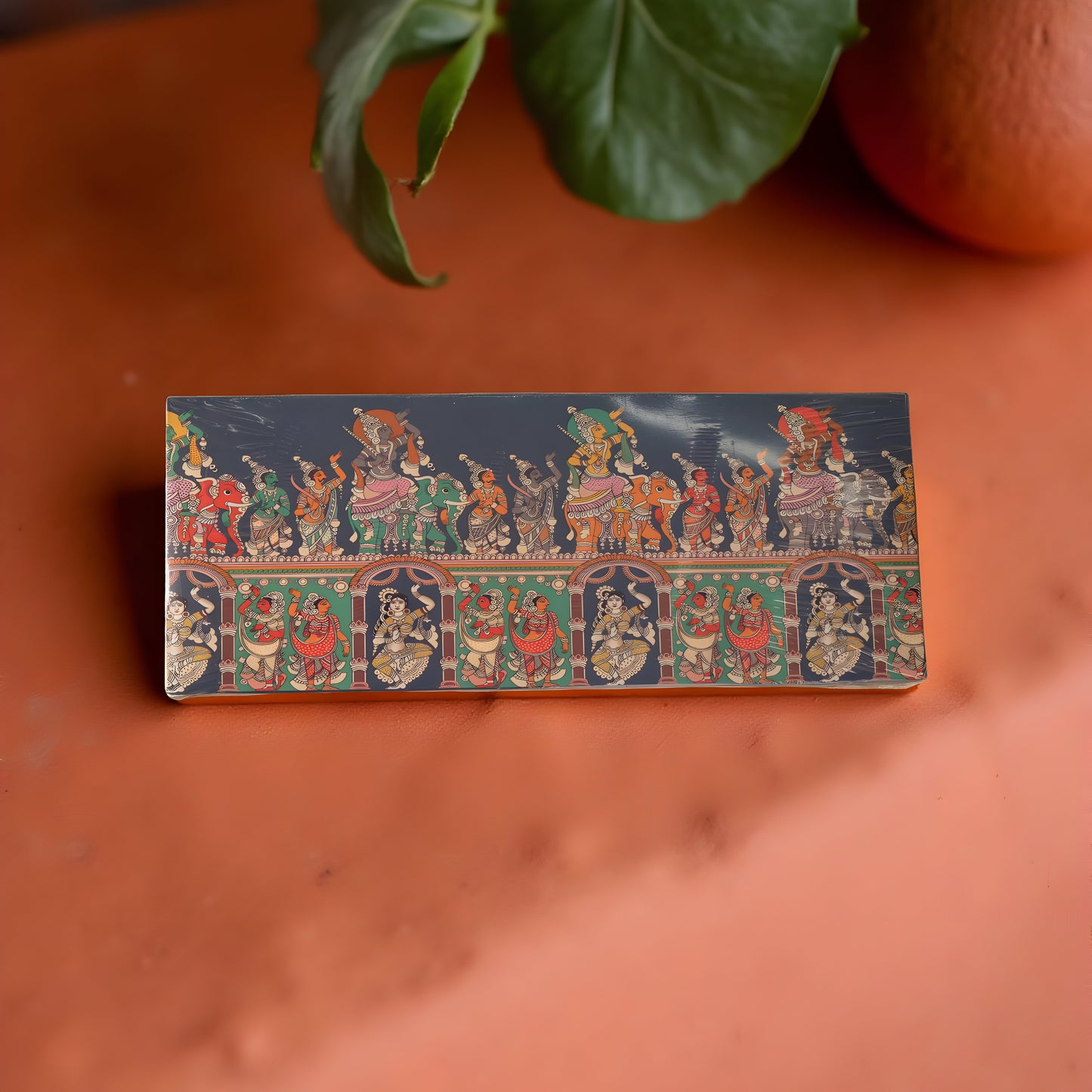 Hand-rolled incense sticks set with 54 sticks in 9 natural fragrances.